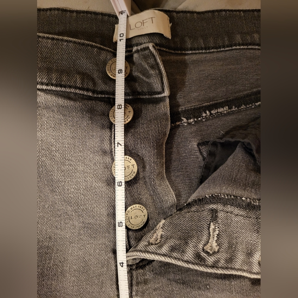 LOFT Women's Dark Gray Denim‎ Shorts (Size 8) - Picture 13 of 14